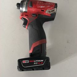 Milwaukee M12 Impact 