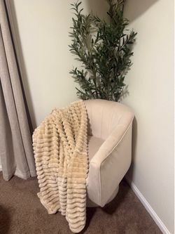 Free swivel chair