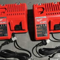 Milwaukee 12v & 18v Charger *NEW