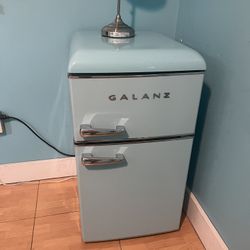Galanz Mini Fridge