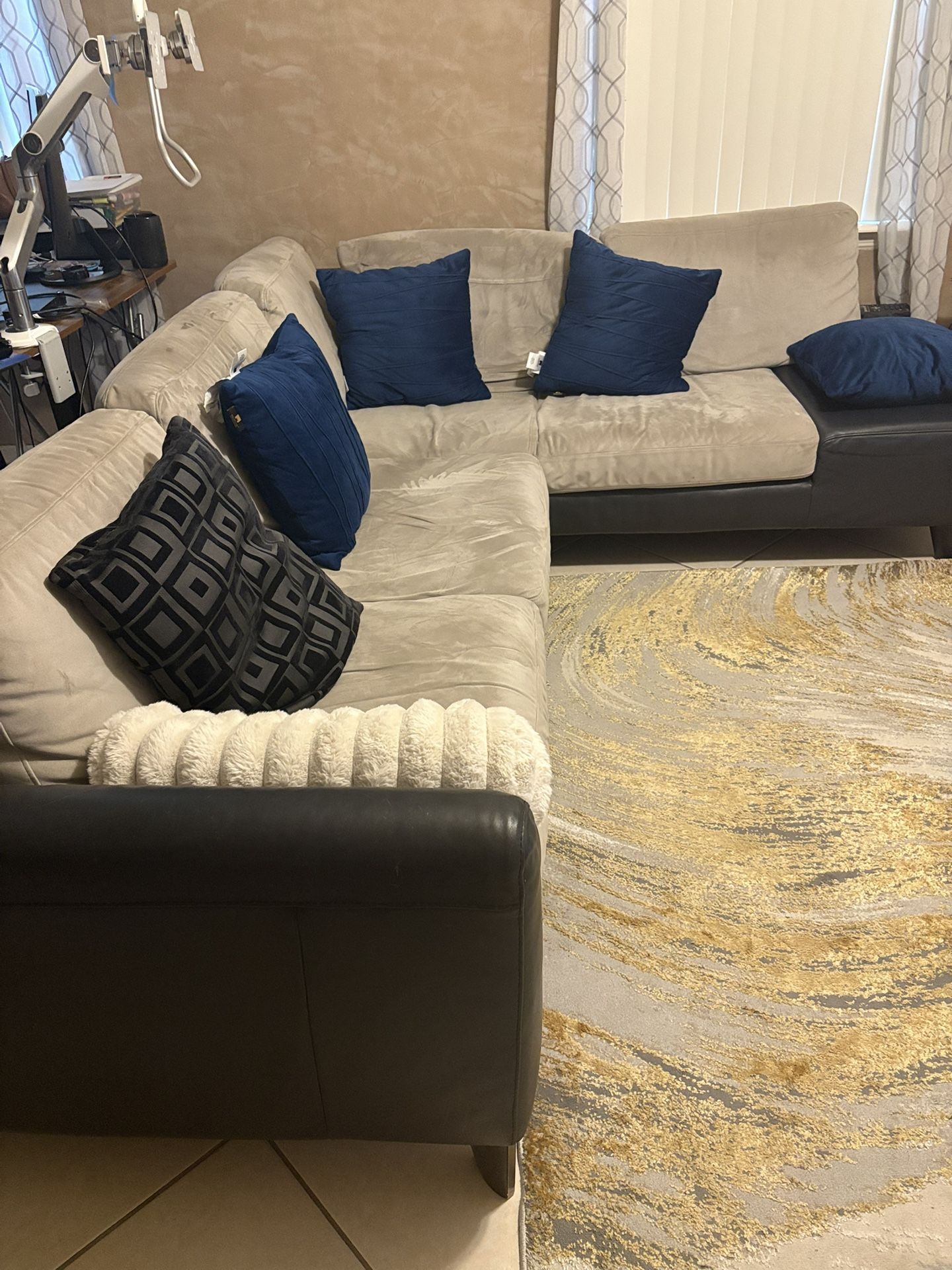 Living Room Sofa / Couch - Moving