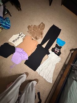 Women’s clothes lot
