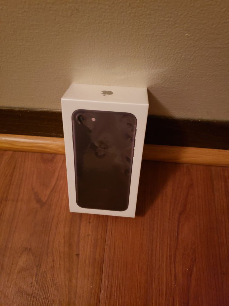 Brand new iphone 7 in its original sealed bag