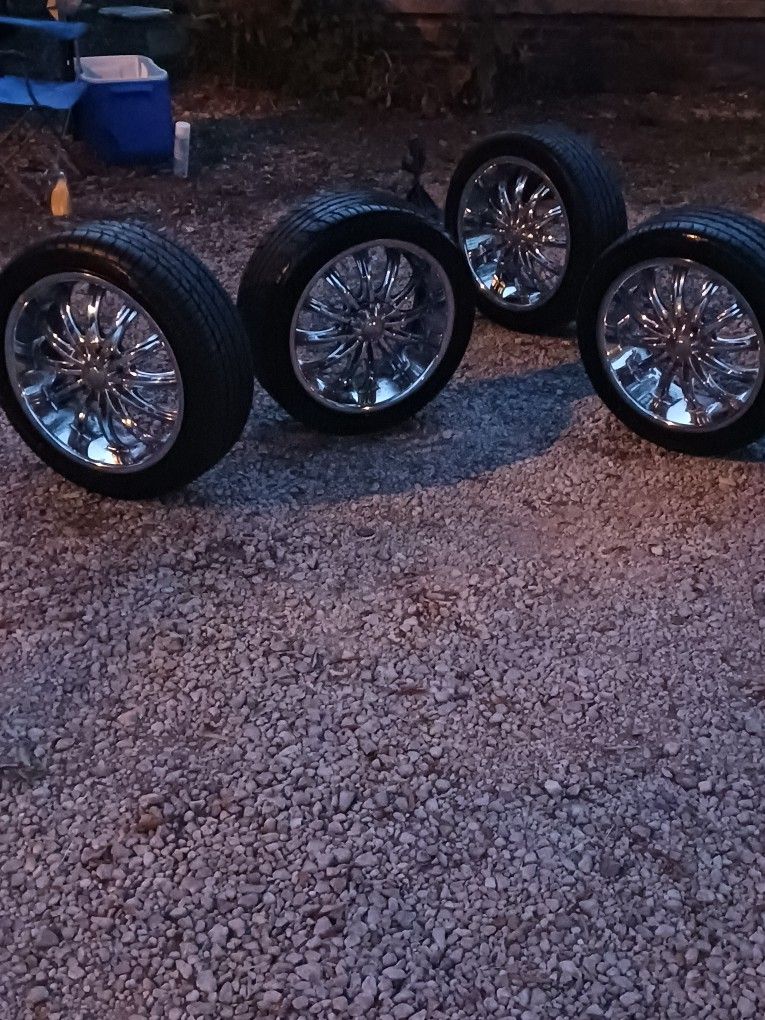 18'Rims And Tires Like New Very Good Condition 