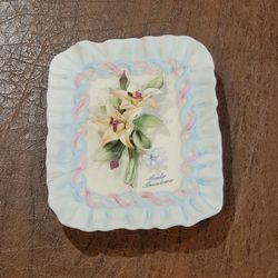 Vtg Carlo Savastano Capodimonte Italy Porcelain 3D Lily Flower Plaque 
Plate. Excellent vintage condition. No visible chips, cracks, or repairs 
on th