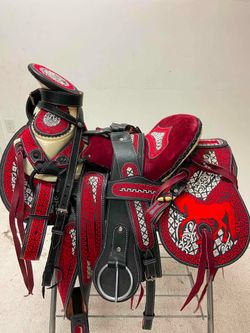 Montura charra bordada