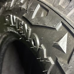 Venom Power 275/60/R20 115T