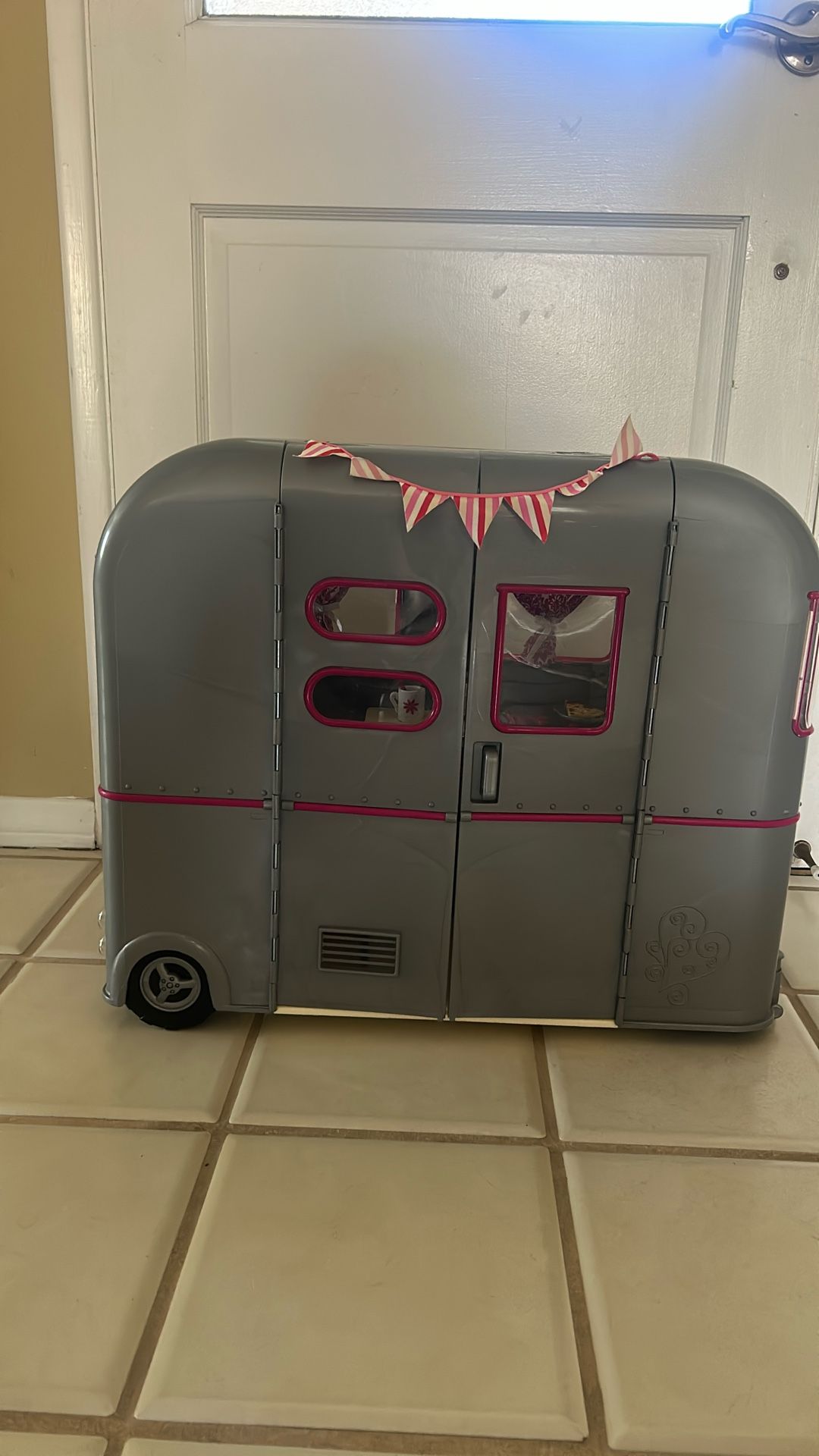 American Girl Doll  Motorhome( Our Generation) 