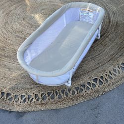 Portable baby bassinet