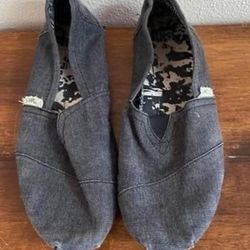 Woman Size 10 Toms Shoes Just $5 