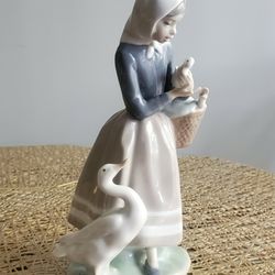 Lladro Girl w Ducks Porcelain Figurine