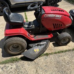 Troy Bilt Lawn Tractor NO MOTOR 