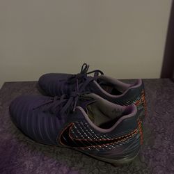 Nike soccer cleats size 9