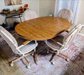 Dining Room Table & 4 Chairs