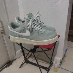 Air Force 1's      7 .5 