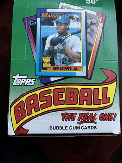 Topps 1990 Box of Baseball Bubblegum Cards Thumbnail