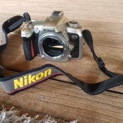 Nikon n75 camera f75
