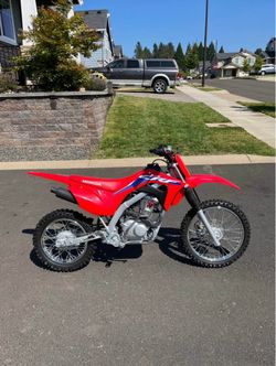 2022  Honda crf 125f