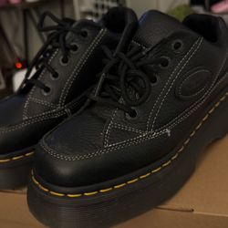 Buzz 5 eye Milled Napa leather doc martens