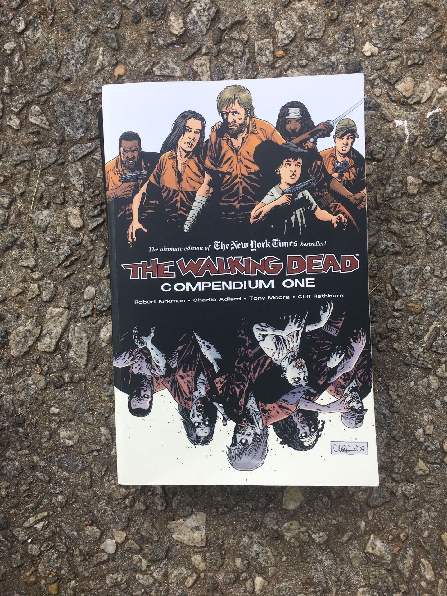 Walking Dead Compendium 1 Graphic Novel