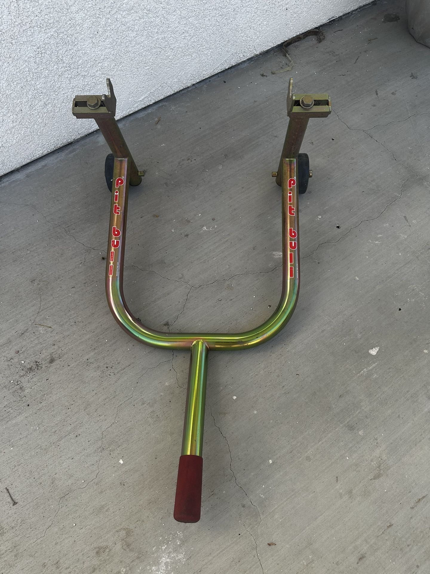 Pit Bull Rear Motorcycle Stand