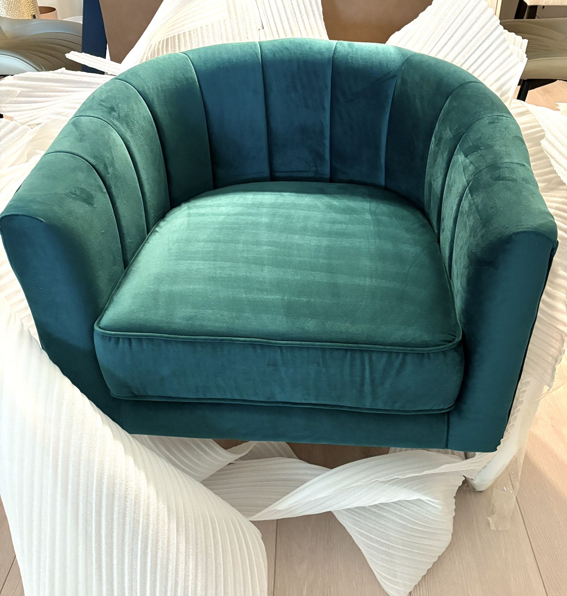 New Armen Living Kamila Modern Green Velvet Accent Chair Home & Garden