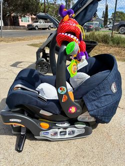 Chicco KeyFit 30 Infant Car Seat with stroller