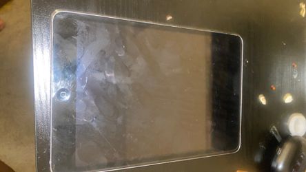 ipad mini,i will sign out when you make a offer