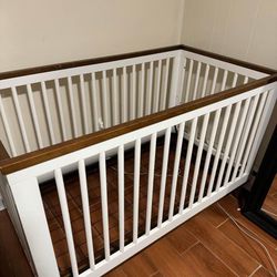 Babyletto Crib , Comes With Toddler Attachment