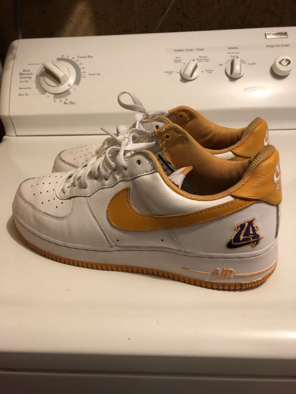 Two Nike Air Force 1s “NYC” and “LA2” send offers price is negotiable