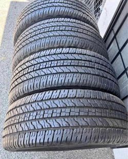 265/60/18 Goodyear Selling a set of 4 tires in excellent condition 🫡