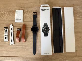 Samsung Galaxy Watch4 Classic 46mm + Extra Bands & Charger