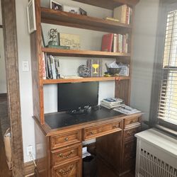 Executive Desk And Hutch