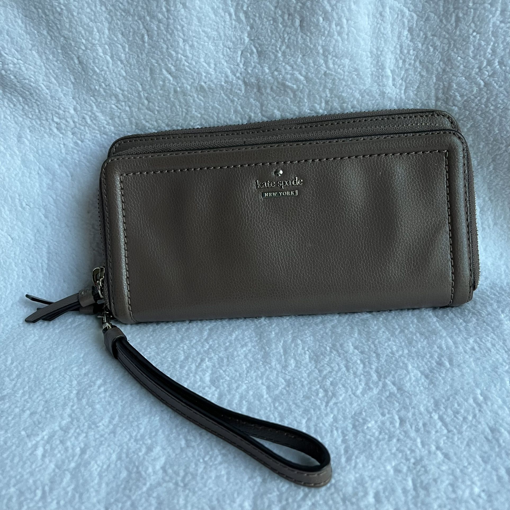 Kate Spade Wallet/Wristlet Taupe