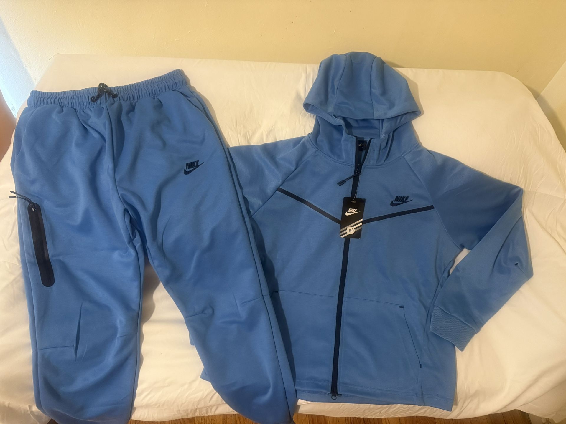 Female Nike Sweatsuit … X-Large