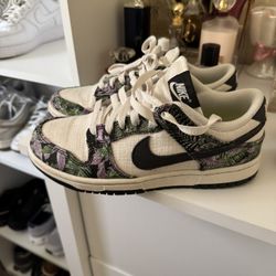 Nike Dunks 
