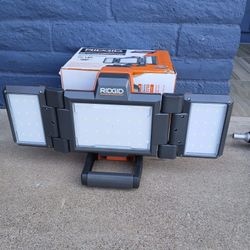 LIGHT RIDGID 18V TOOL ONLY 