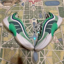 Dame 6 basketball shoes brand new size 13