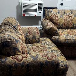2 Beautiful couches for $ 100