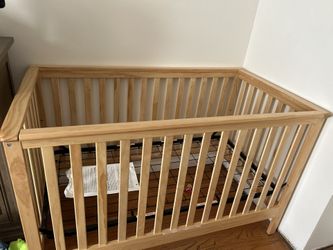 Baby crib A/ Toddler Bed