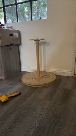 Wooden Stand and Spin