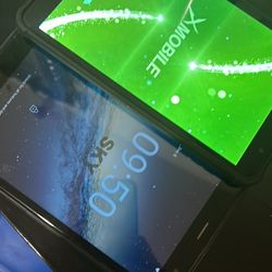 2 Android tablets and 1 Charger