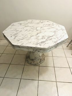 DINING TABLE WOOD FORMICA 42 Inches Diameter 29 Height 