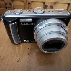 Panasonic Lumix  DMC-TZ5 Digital Camera