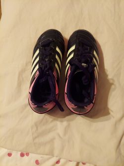 Size 12 1/2  Girls Addidas Cleats