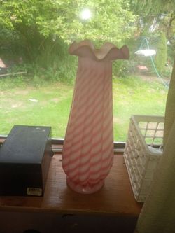 Fenton Pink Swirl Art Glass Vase with Ruffled Rim