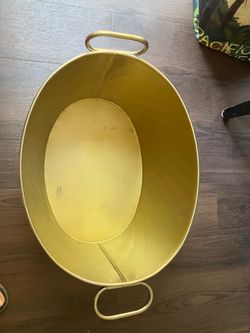 Golden beverage tub