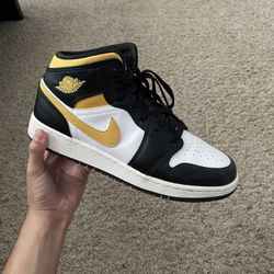 Jordan 1 Size 6.5Y/8 Women 