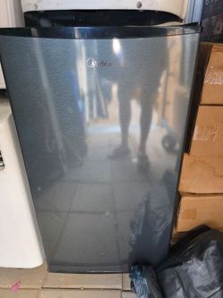 Midea Mini Fridge