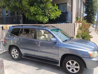 2004 Toyota Highlander one owner all original runs good very nice and clean